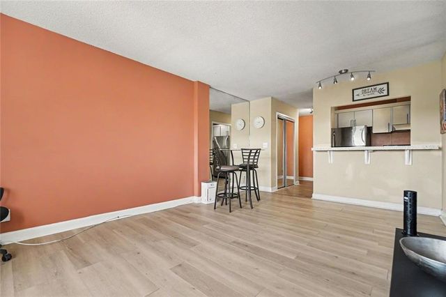 2285 Peachtree Road NE 909, Atlanta, GA 30309