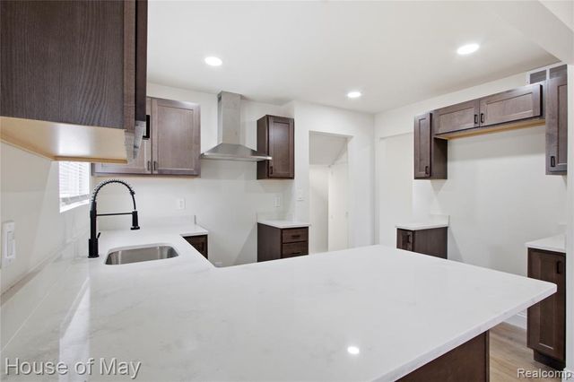 13900 Bringard Drive, Detroit, MI 48205
