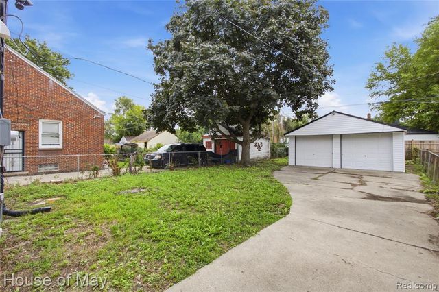 13900 Bringard Drive, Detroit, MI 48205