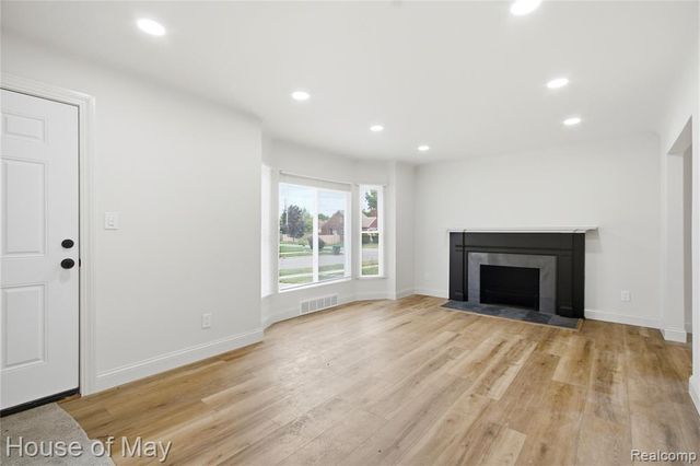 13900 Bringard Drive, Detroit, MI 48205