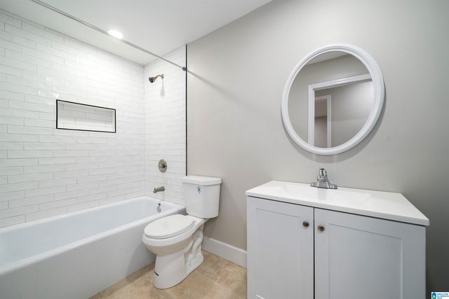 121 W CREST ROAD, Hueytown, AL 35023