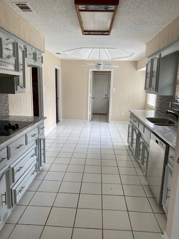 2224 Parkhaven Drive, Plano, TX 75075