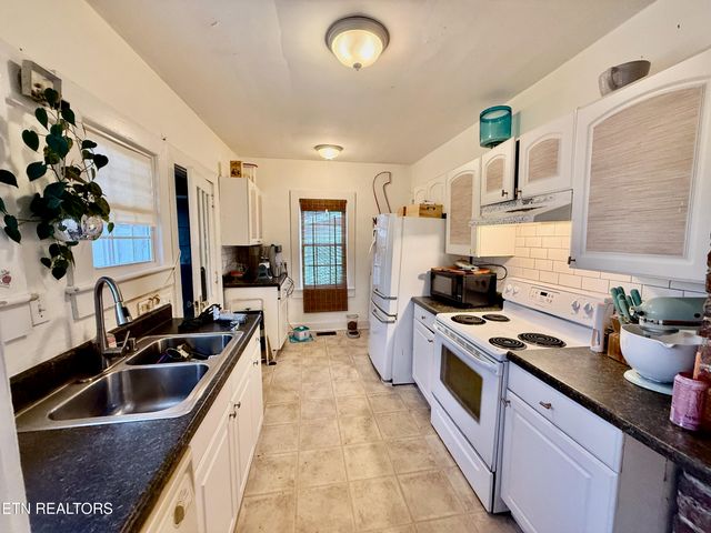 1701 Branson Ave, Knoxville, TN 37917