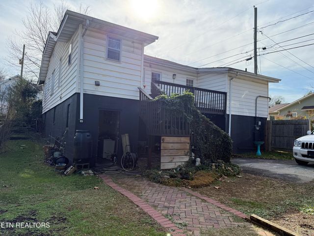 1701 Branson Ave, Knoxville, TN 37917