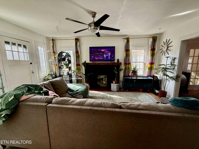 1701 Branson Ave, Knoxville, TN 37917