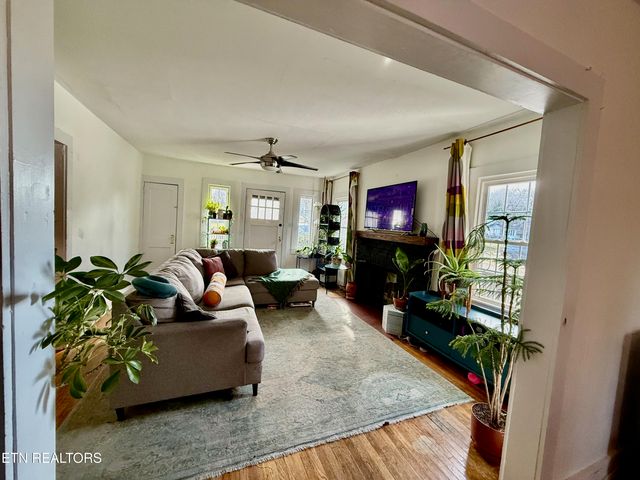 1701 Branson Ave, Knoxville, TN 37917