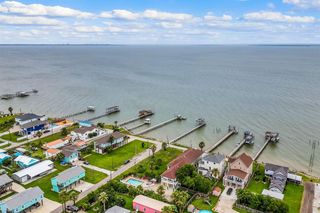1813 Avenue A, San Leon, TX 77539