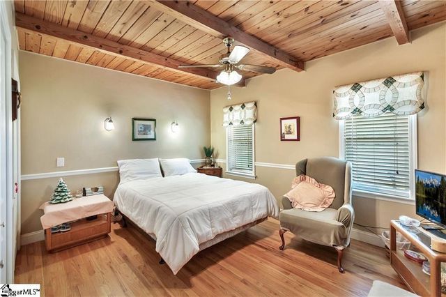 1100 Cherokee Road, Townville, SC 29689