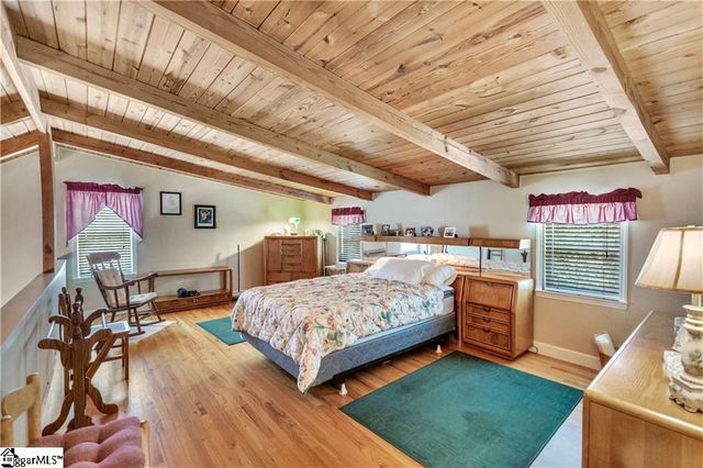 1100 Cherokee Road, Townville, SC 29689