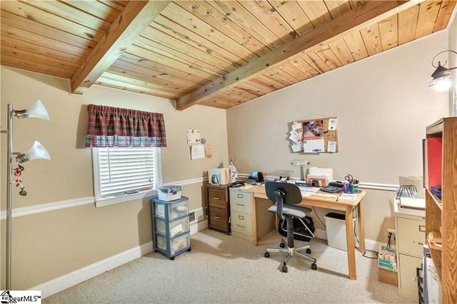 1100 Cherokee Road, Townville, SC 29689