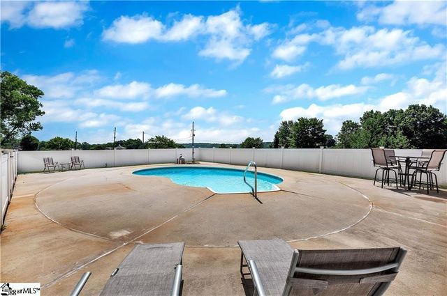 1100 Cherokee Road, Townville, SC 29689