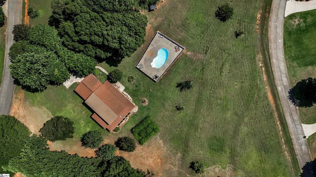 1100 Cherokee Road, Townville, SC 29689