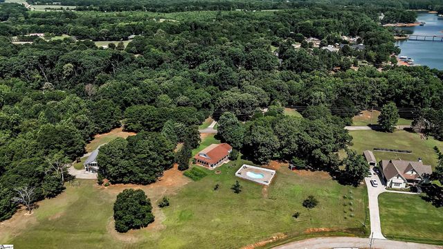 1100 Cherokee Road, Townville, SC 29689