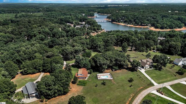 1100 Cherokee Road, Townville, SC 29689