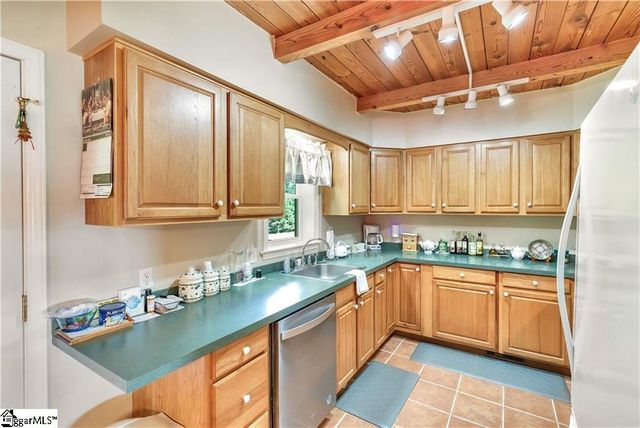 1100 Cherokee Road, Townville, SC 29689