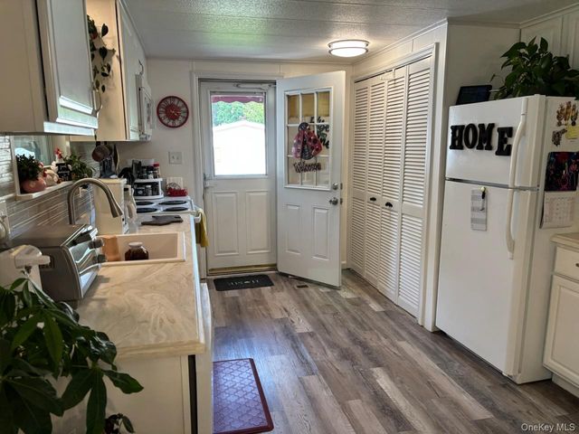 1661 OLD COUNTRY RD 471, Riverhead, NY 11901