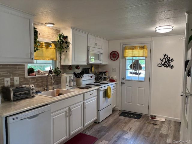1661 OLD COUNTRY RD 471, Riverhead, NY 11901