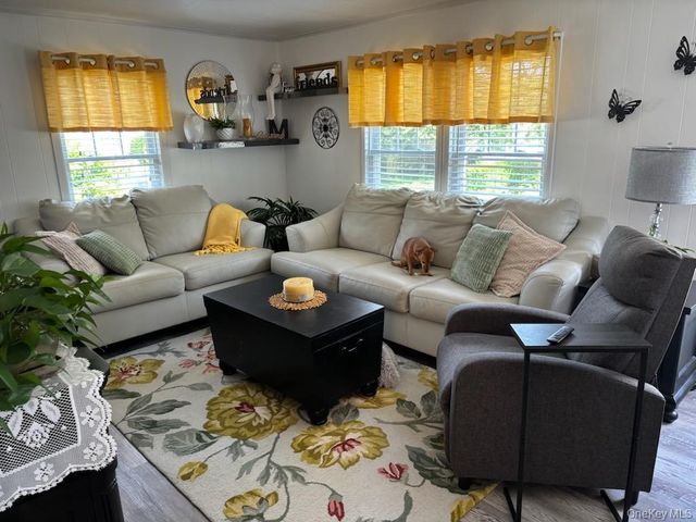1661 OLD COUNTRY RD 471, Riverhead, NY 11901