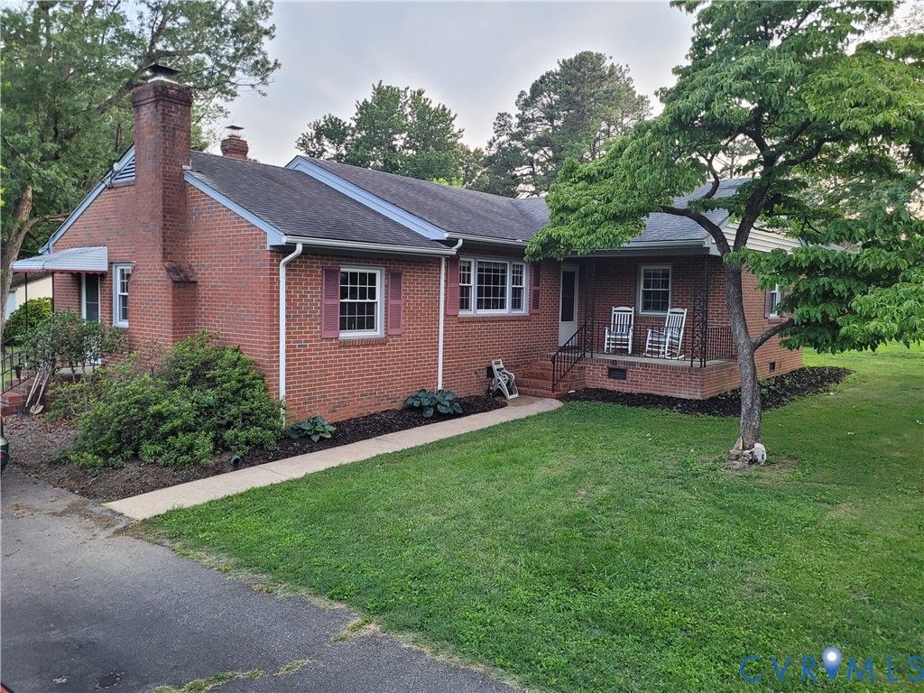 12352 Lees Ln, Ashland, VA 23005