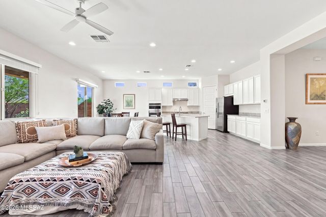 7797 S Indian Wheat Way, Tucson, AZ 85747