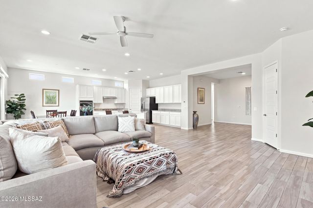 7797 S Indian Wheat Way, Tucson, AZ 85747