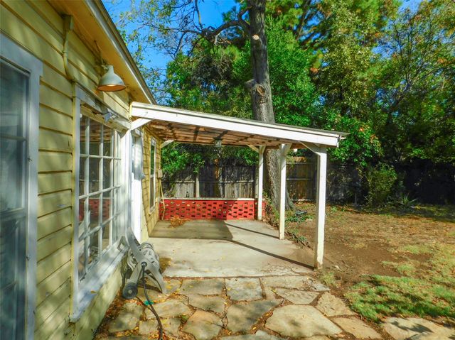 2216 Palmer Drive, Denton, TX 76209