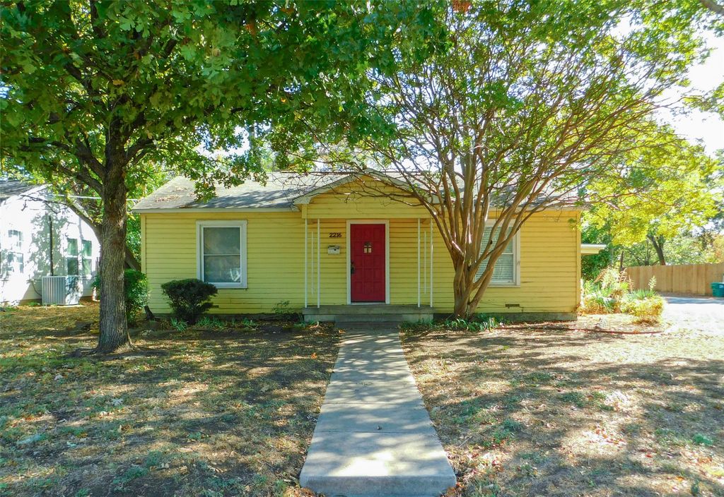 2216 Palmer Drive, Denton, TX 76209