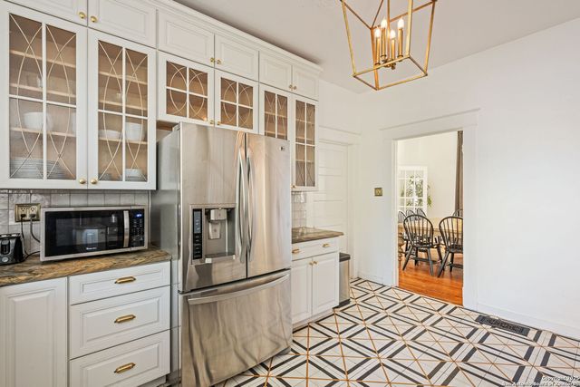 225 Madison, San Antonio, TX 78204