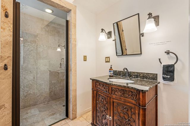 225 Madison, San Antonio, TX 78204