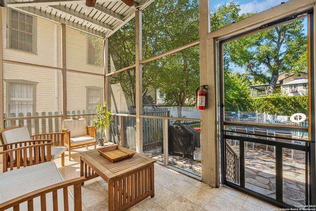 225 Madison, San Antonio, TX 78204