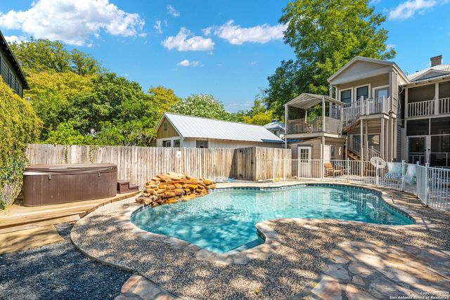 225 Madison, San Antonio, TX 78204