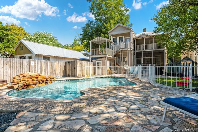 225 Madison, San Antonio, TX 78204