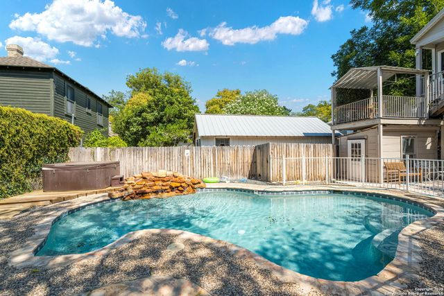 225 Madison, San Antonio, TX 78204