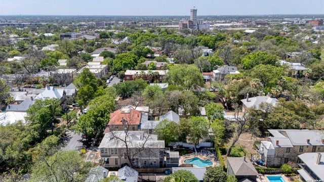 225 Madison, San Antonio, TX 78204