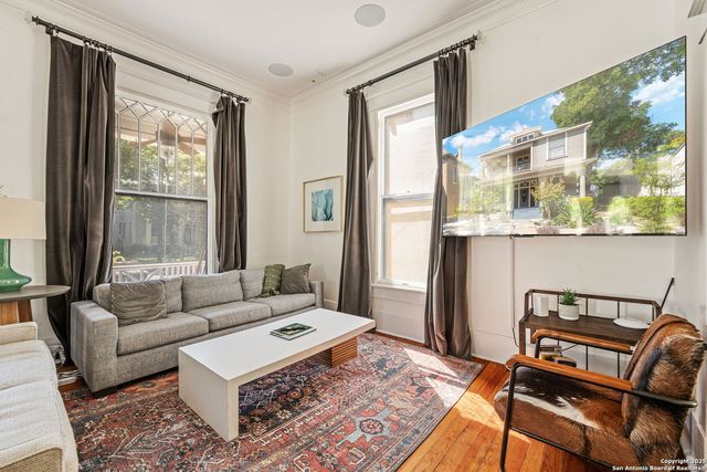 225 Madison, San Antonio, TX 78204