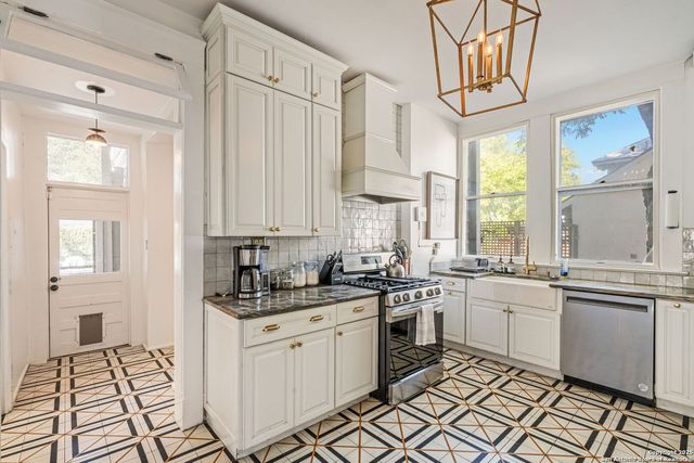 225 Madison, San Antonio, TX 78204