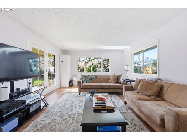 235 Ne 111TH Ave, Portland, OR 97220