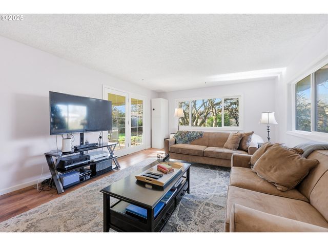 235 Ne 111TH Ave, Portland, OR 97220