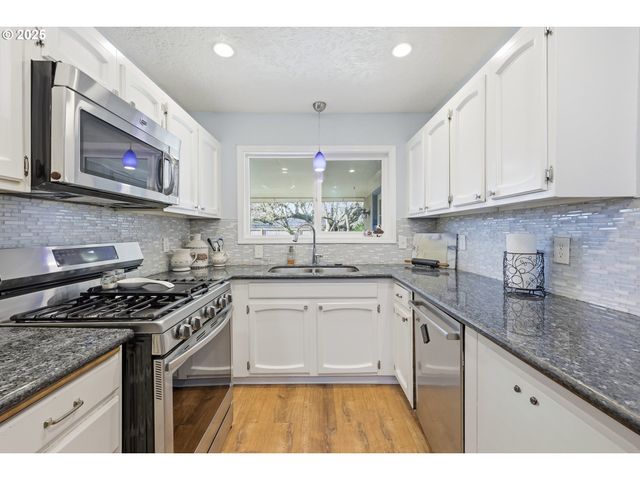 235 Ne 111TH Ave, Portland, OR 97220