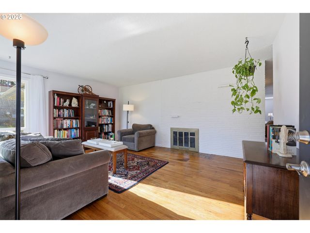 235 Ne 111TH Ave, Portland, OR 97220