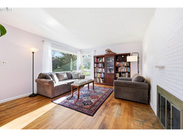 235 Ne 111TH Ave, Portland, OR 97220