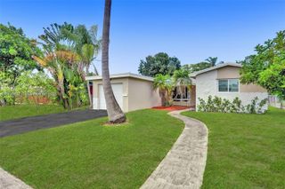 2011 N 49th Ave, Hollywood, FL 33021