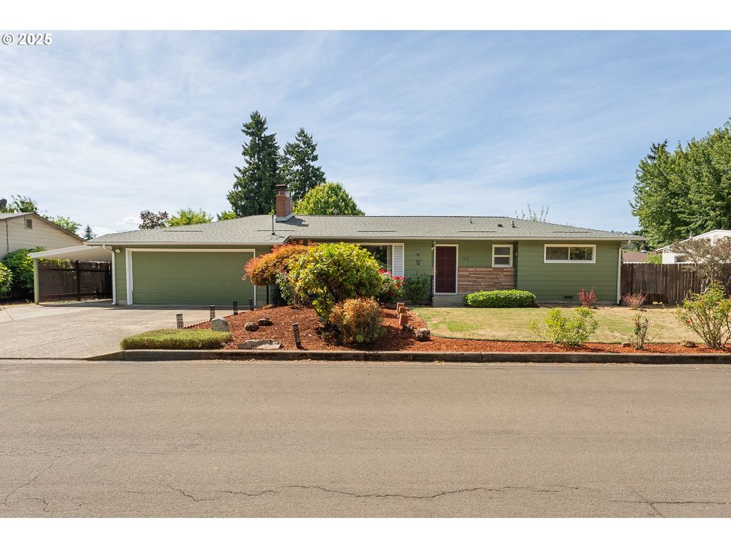 152 W CARDINAL St, Roseburg, OR 97471