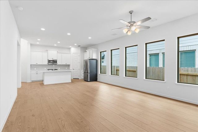 154 Blackborrow DR, Kyle, TX 78640