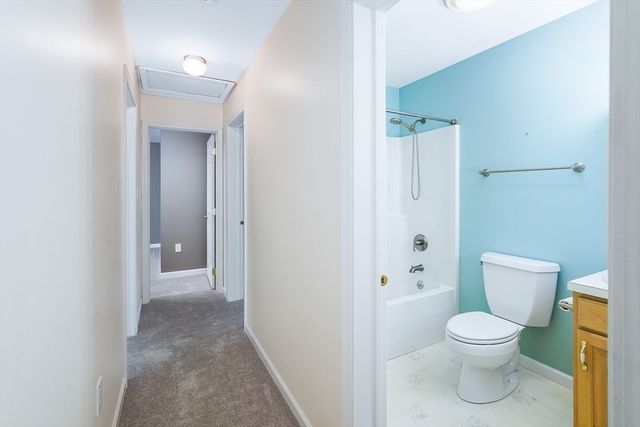 306 Rumonoski Dr, Northbridge, MA 01534