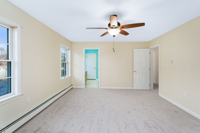 306 Rumonoski Dr, Northbridge, MA 01534