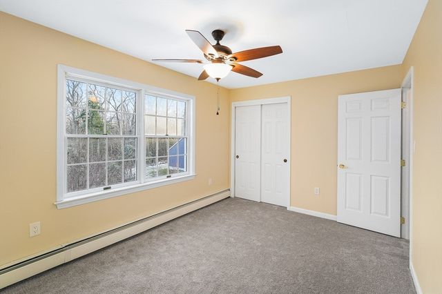 306 Rumonoski Dr, Northbridge, MA 01534
