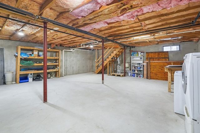 306 Rumonoski Dr, Northbridge, MA 01534