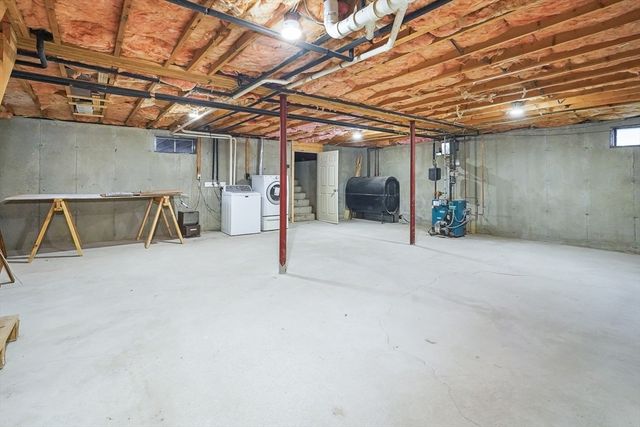 306 Rumonoski Dr, Northbridge, MA 01534