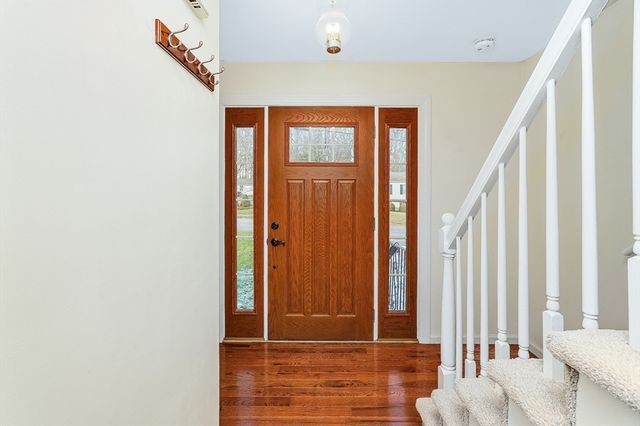 306 Rumonoski Dr, Northbridge, MA 01534